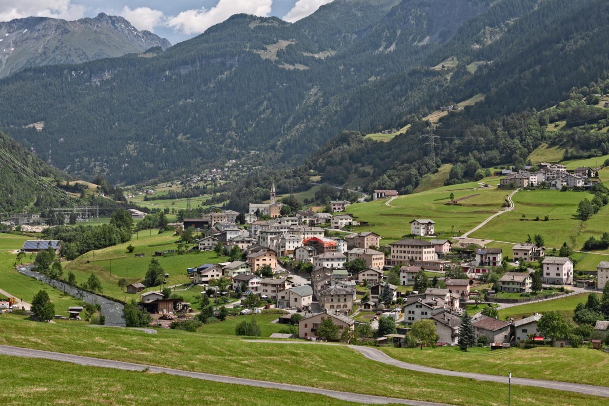 Ristorante Pensione Chalet Stazione Poschiavo Exterior photo
