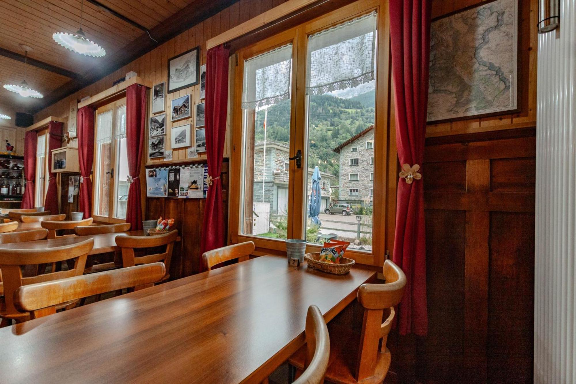 Ristorante Pensione Chalet Stazione Poschiavo Exterior photo